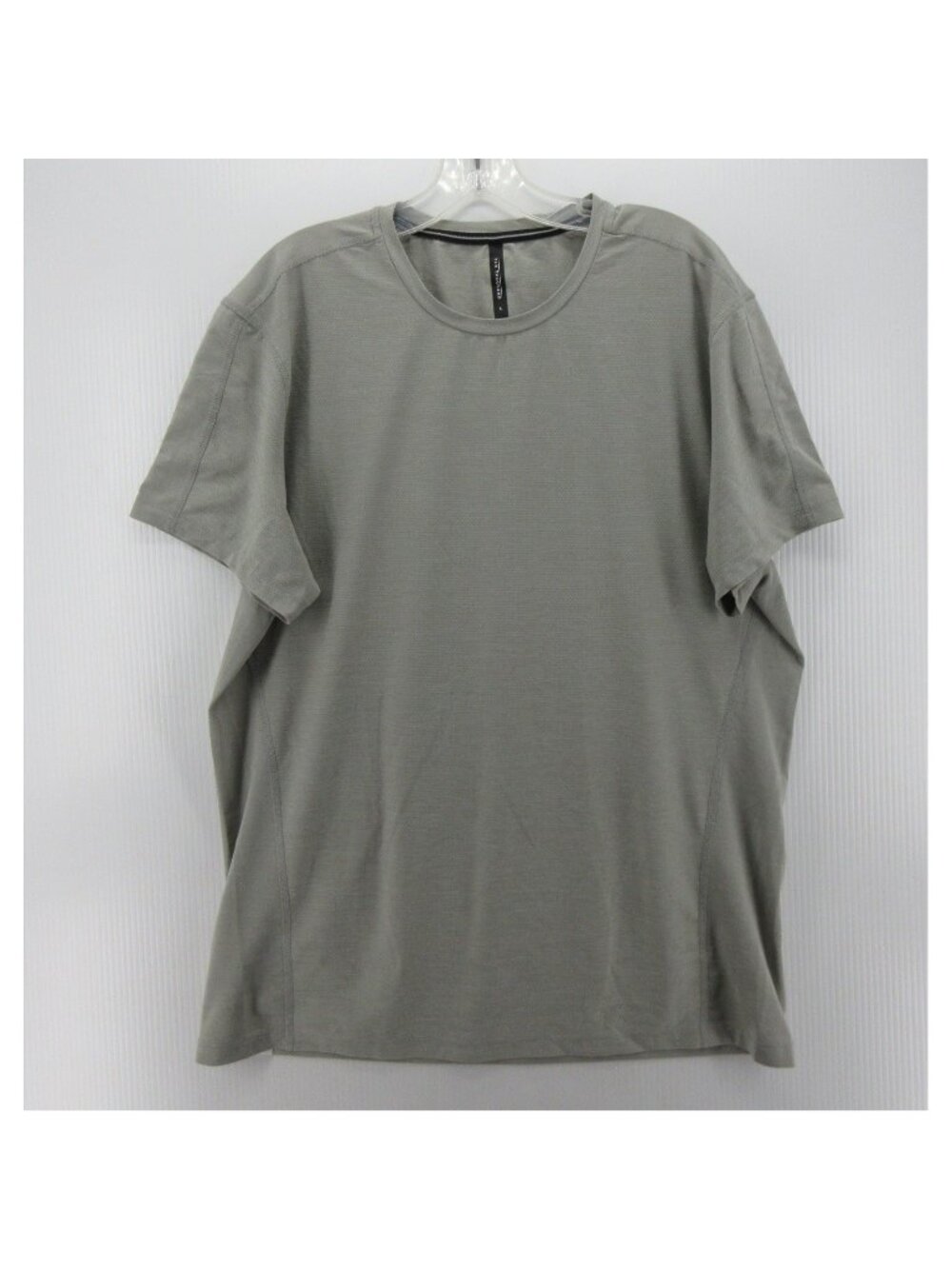 Ten Thousand Shirt Large The Versatile Performance Training Activewear